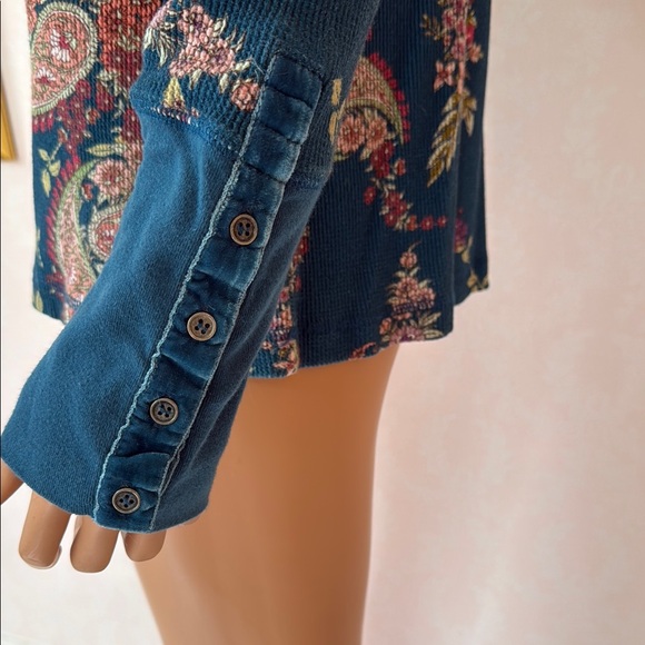 Sundance thermal 100% cotton Floral  Long Sleeve Top large - Picture 4 of 10